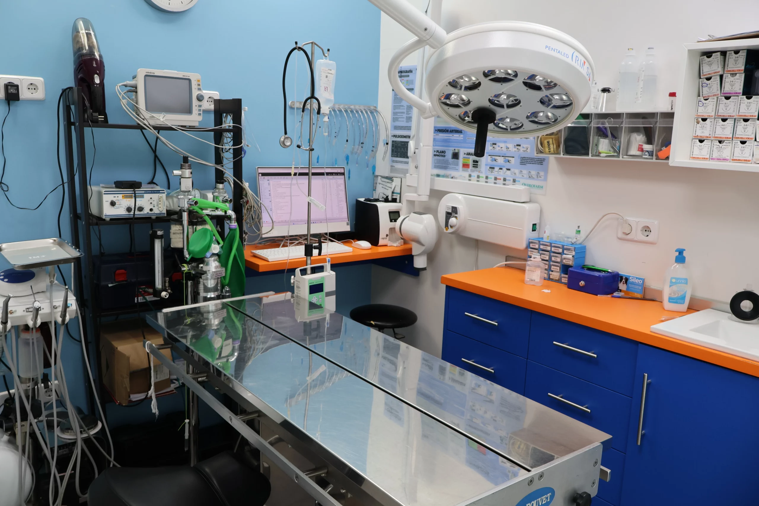 Instalaciones veterinarias Clínica Labrador Quirófano